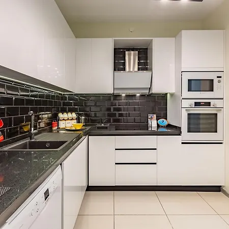 Apartment Cozy With Fascinating Bosphorus View In Uskudar *
