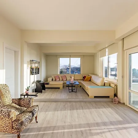 Apartment Cozy With Fascinating Bosphorus View In Uskudar *