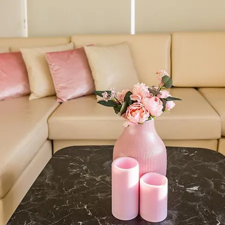 Cozy With Fascinating Bosphorus View In Uskudar Apartment Istanbul